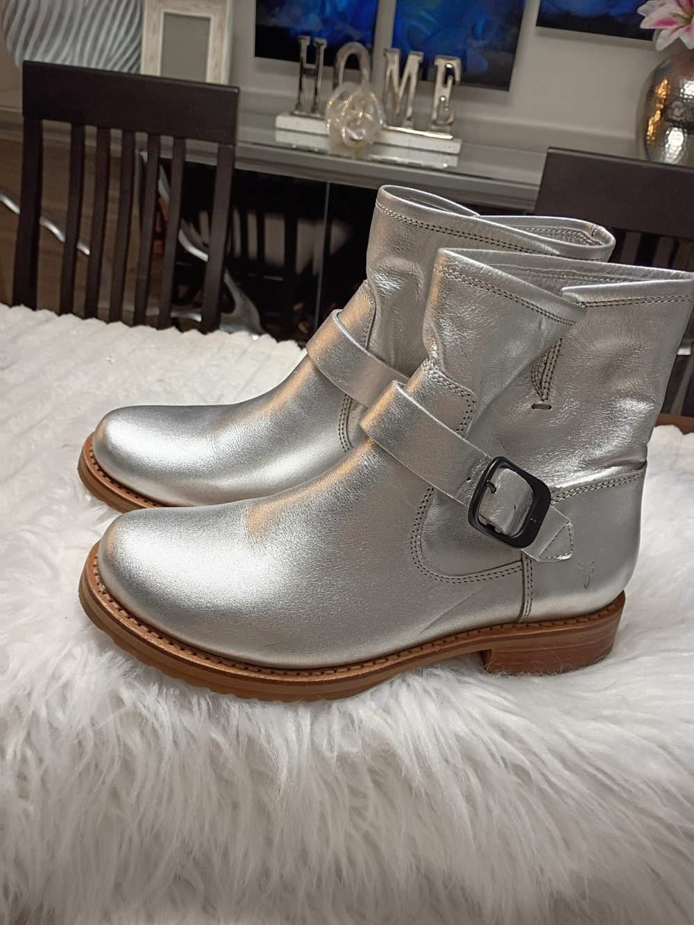 New Frye Veronica Silver Metallic Leather Ankle Flex Boots with Buckle Size 7.5 - Picture 9 of 16